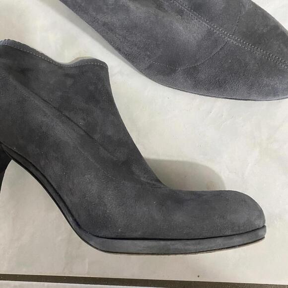 STUART WEITZMAN gray suede heeled booties - Picture 6 of 9
